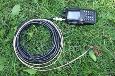 Wouxun KG-UV8D mit Antenne